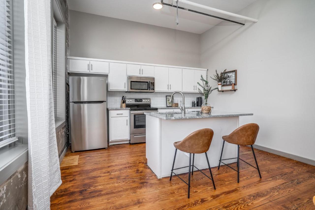 The Davis Lofts At Main Street - Unit 2B Appartement Rocky Mount Buitenkant foto